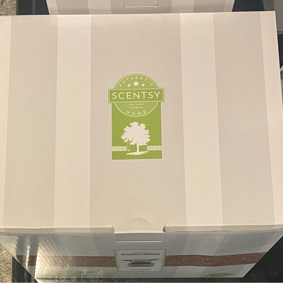 The Child SCENTSY Home Decor Plug In Wax Bar Candle Warmer Star Wars Yoda NEW - Picture 15 of 16